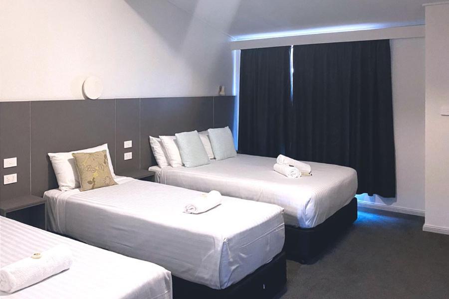 Fern Bay Motel Екстер'єр фото
