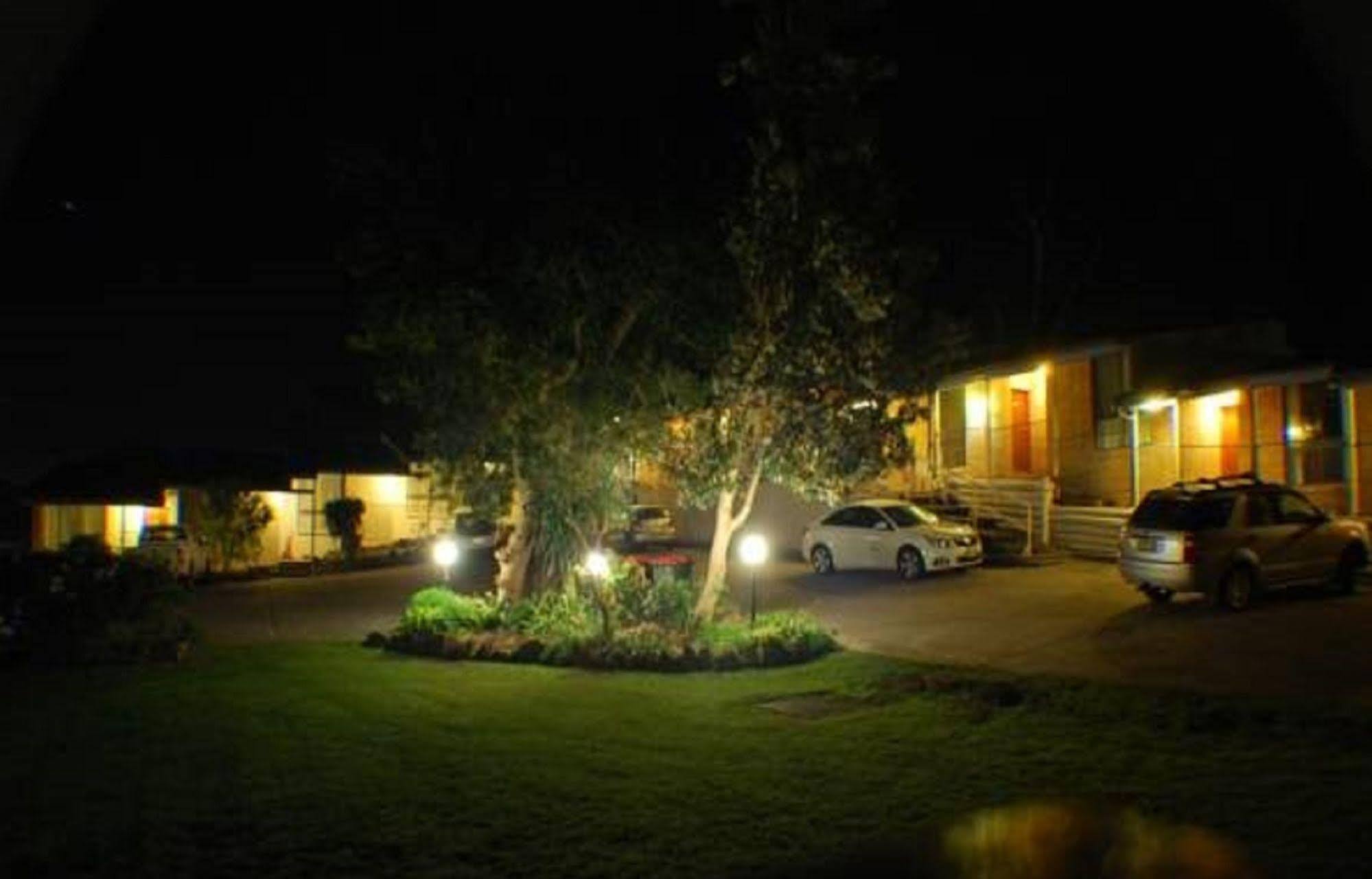 Fern Bay Motel Екстер'єр фото